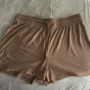 Worn a few times but in excellent condition!